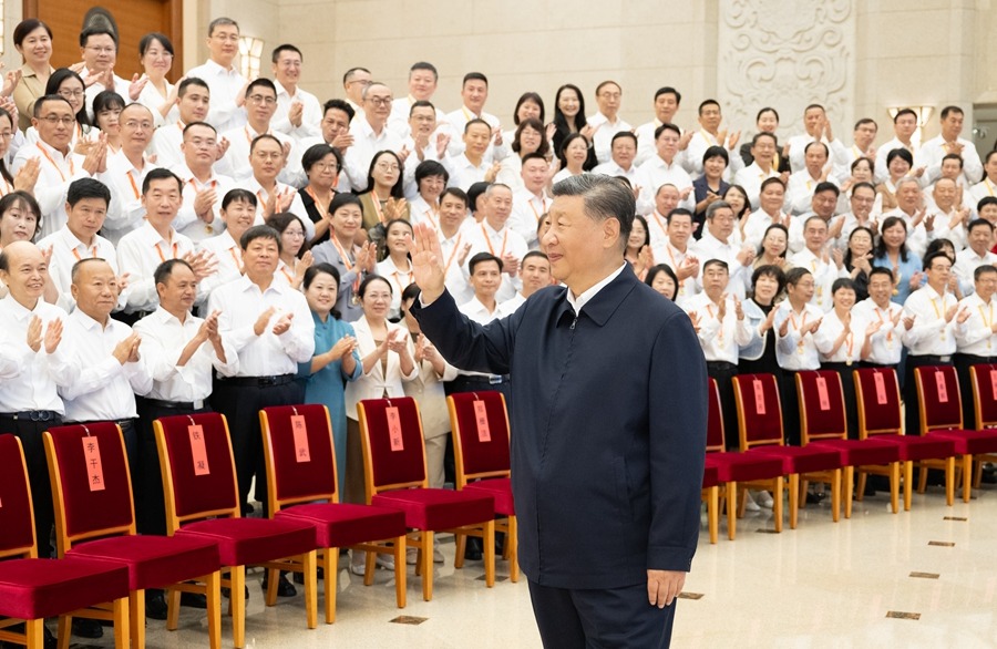 习近平在全国教育大会上强调 紧紧围绕立德树人根本任务 朝着建成教育强国战略目标扎实迈进